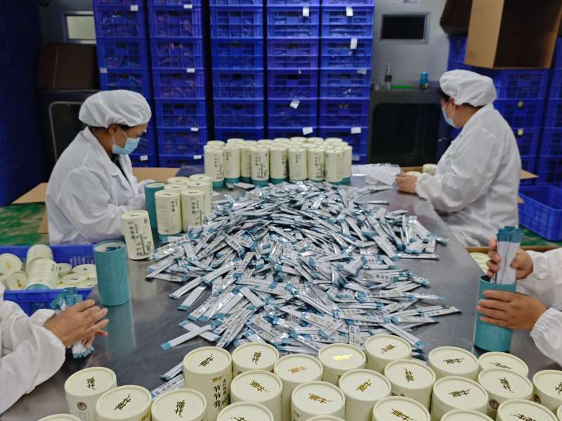 康瑞生物推行生产班组月度品质改进小提案活动,管理人员收集一线反馈推动品质持续提升(图1)